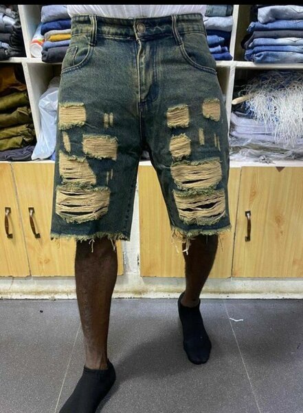 Shorts en Jean Déchiré Homme