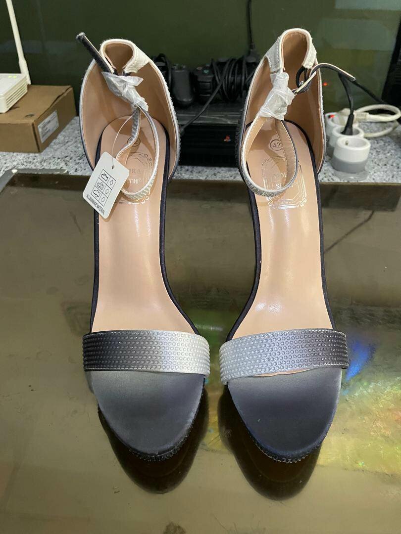 Sandales à talons brillantes femmes