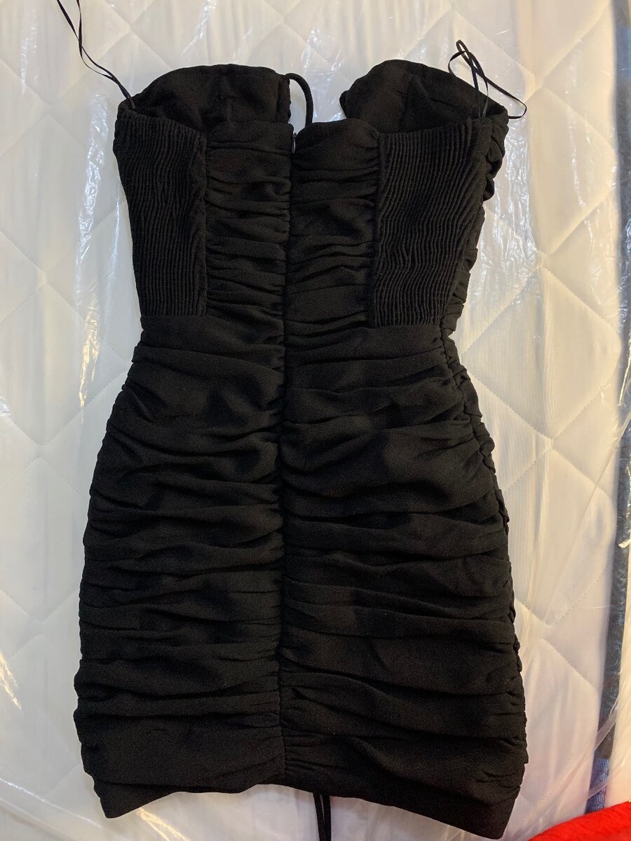 Robe Élegante Noire Froncée