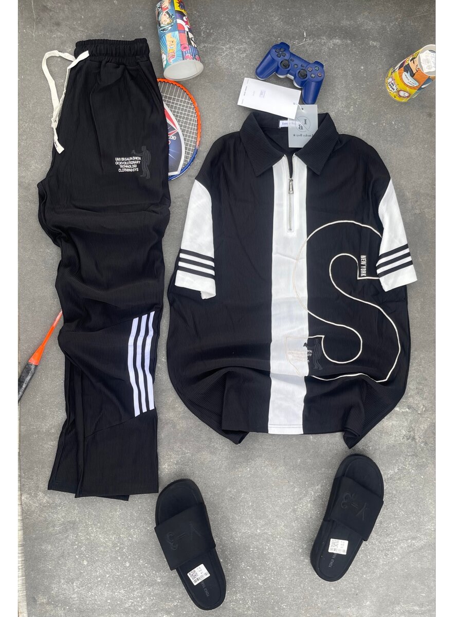 Tenu de sport homme à rayures