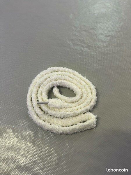 Lacets bouclés blancs