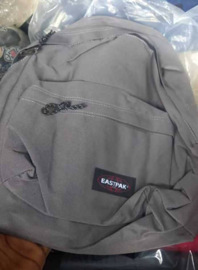 Sac à dos Eastpak gris