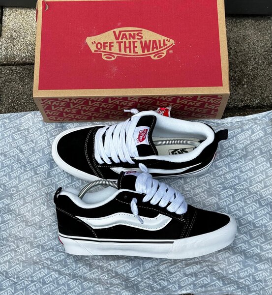 Vans KNU