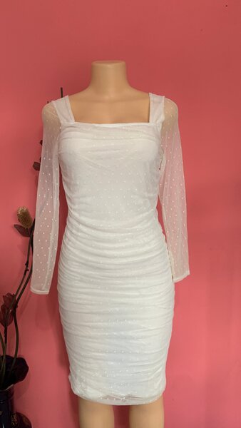 Robe blanche élégante femme