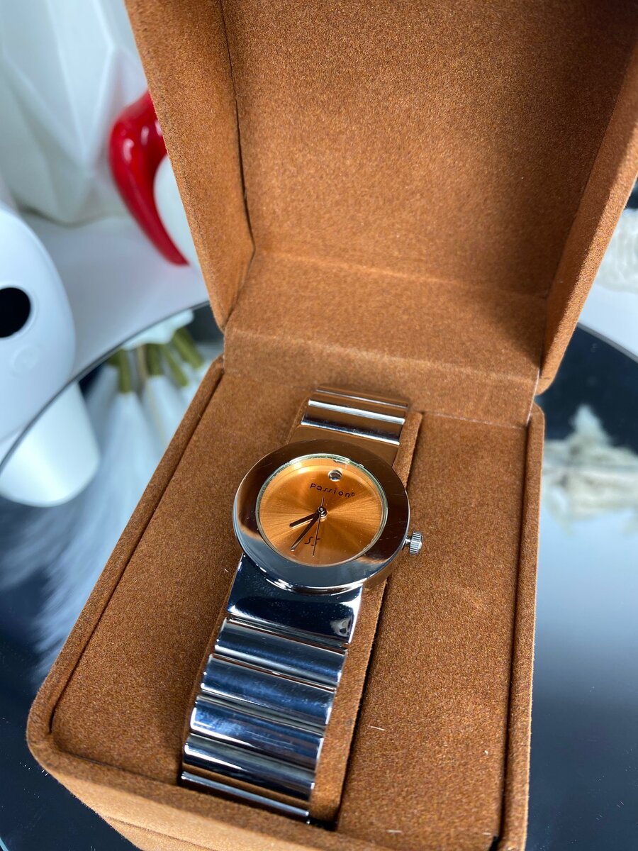 Wrist watch for ladies