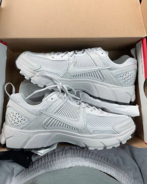 Nike vomero 5 blanche