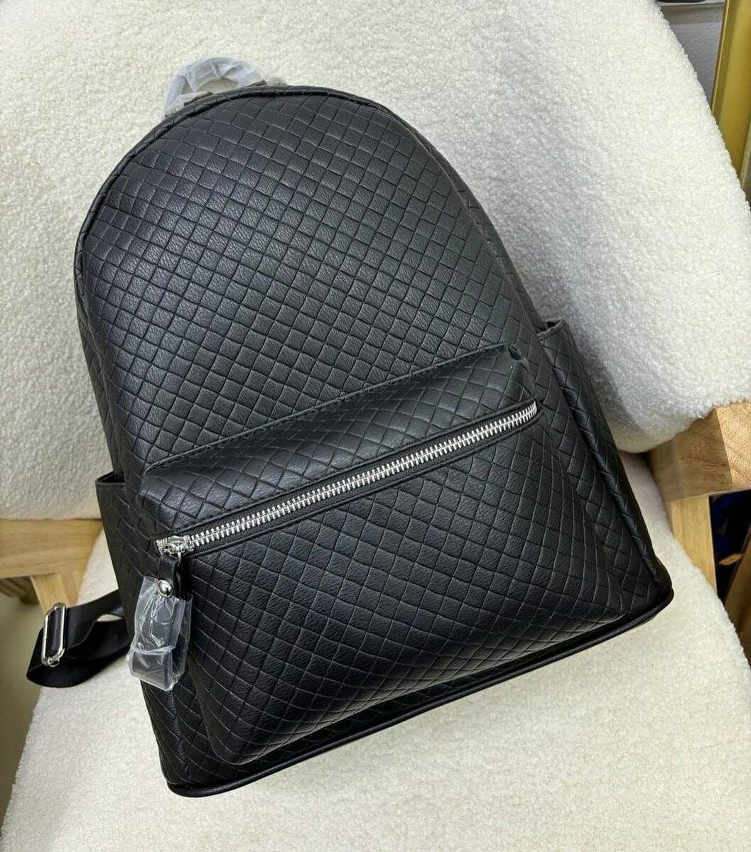 Sac à dos en cuir noir élégant