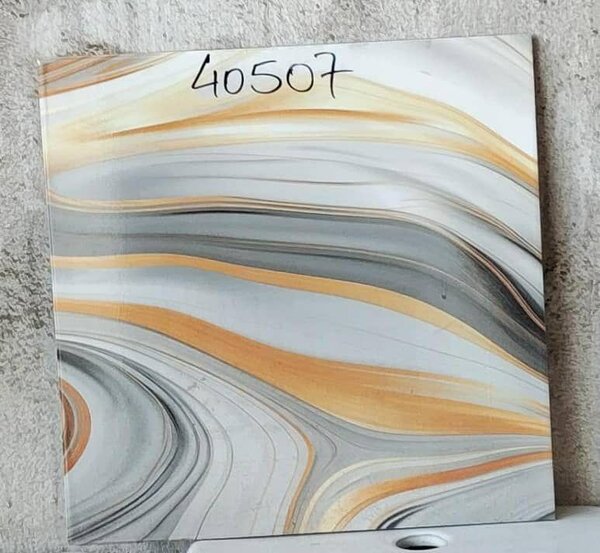 Carrelage en céramique marbrée