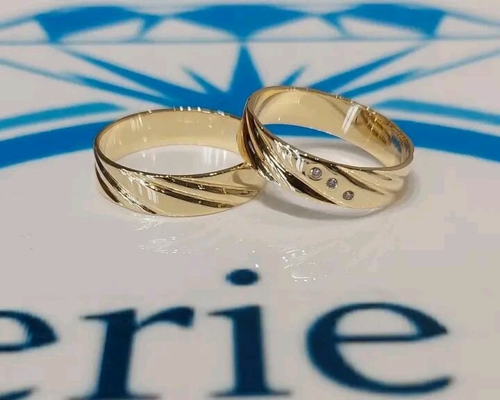 Alliances en or élégantes
