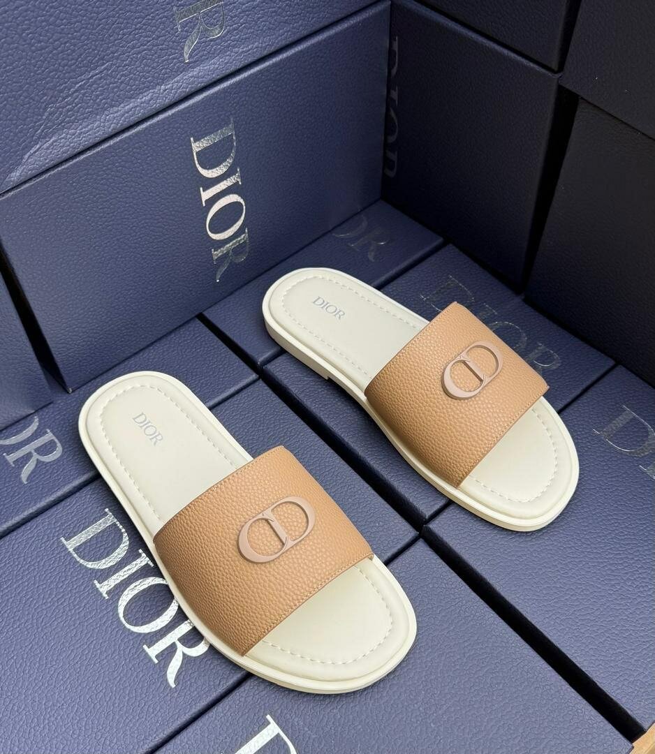 Dior Mules en cuir chic