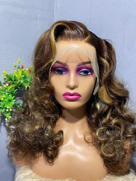 Bouncy wig