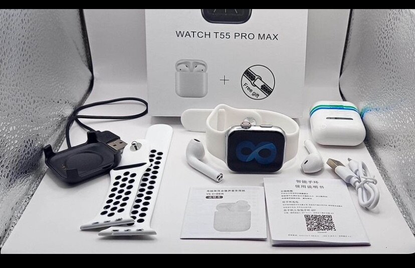 Montre connectée et étagère toilettes