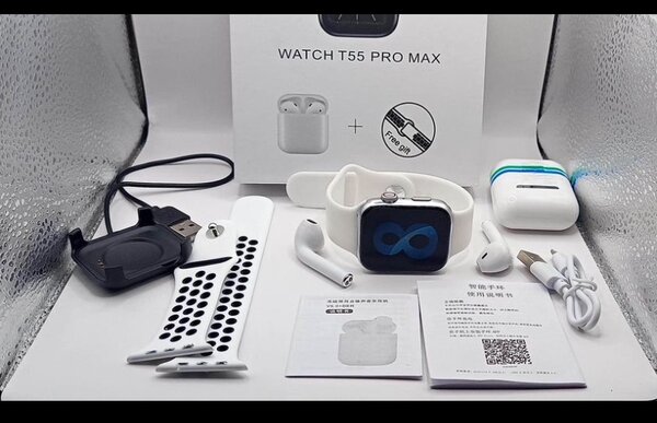 Montre connectée et étagère toilettes