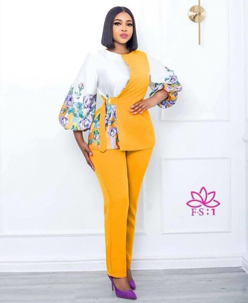 Élégant Ensemble Femme Fleurie