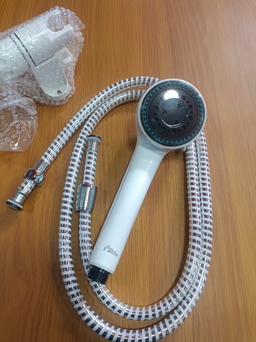 Pommeau de douche réglable