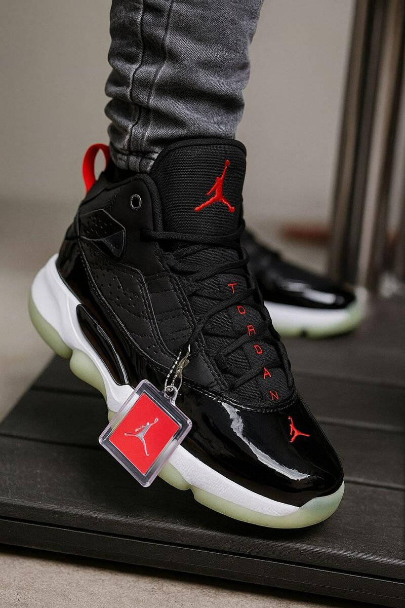 Baskets Jordan Noir et Rouge