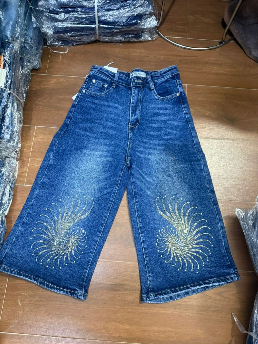 Jeans larges avec strass