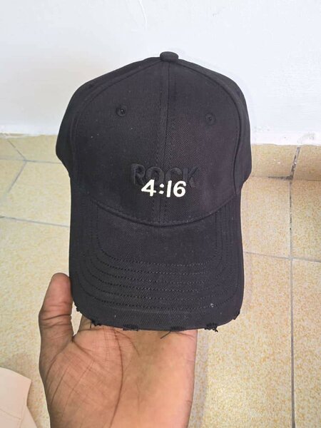 Casquette noire Rock 4:16