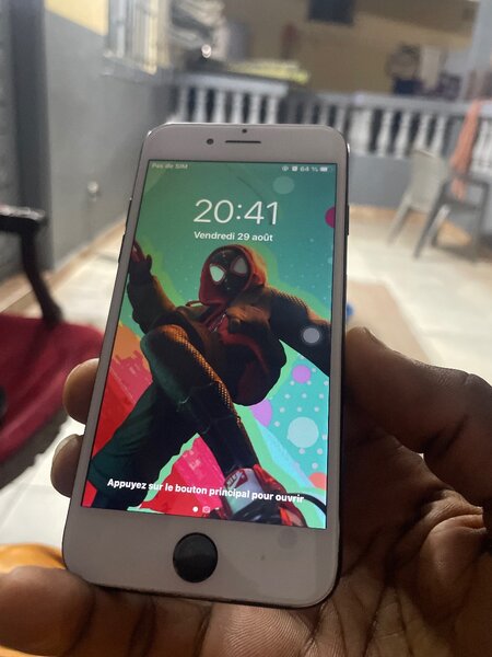 iPhone 7 32Go Noir Smartphone