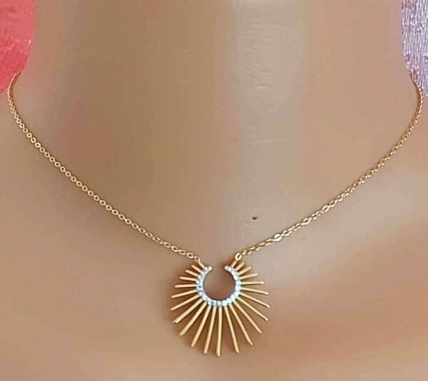 Collier Doré Élegant