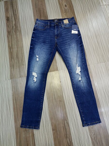 Stylish jeans with blue shade