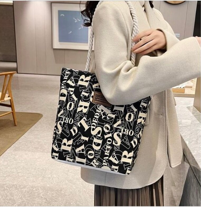 Sac cabas à motif texte