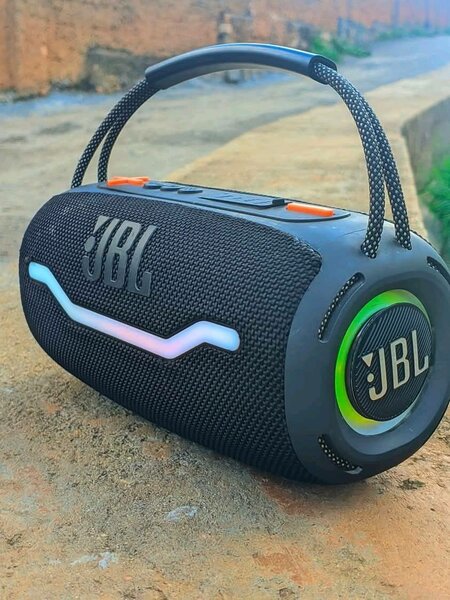 JBL Boombox 520