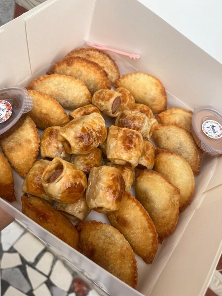 BOX  PASTEL V FROM / SAUCISSE