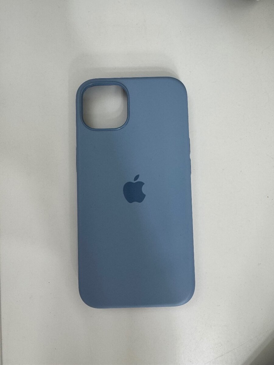 Оригинальный чехол от Apple на iPhone 13
