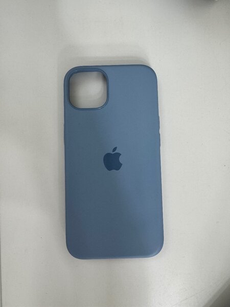 Оригинальный чехол от Apple на iPhone 13