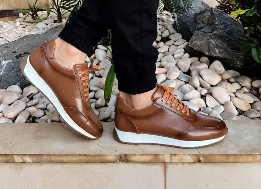 Sneakers en cuir marron