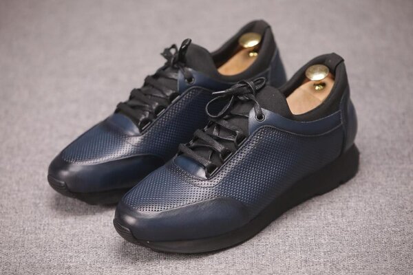 Sneakers en cuir bleu homme