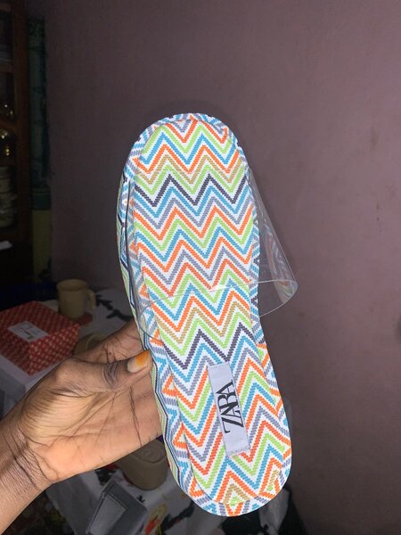 Chaussons Zara à motif coloré