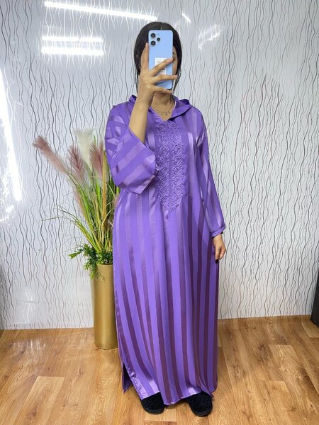Abaya élégante longue rayée