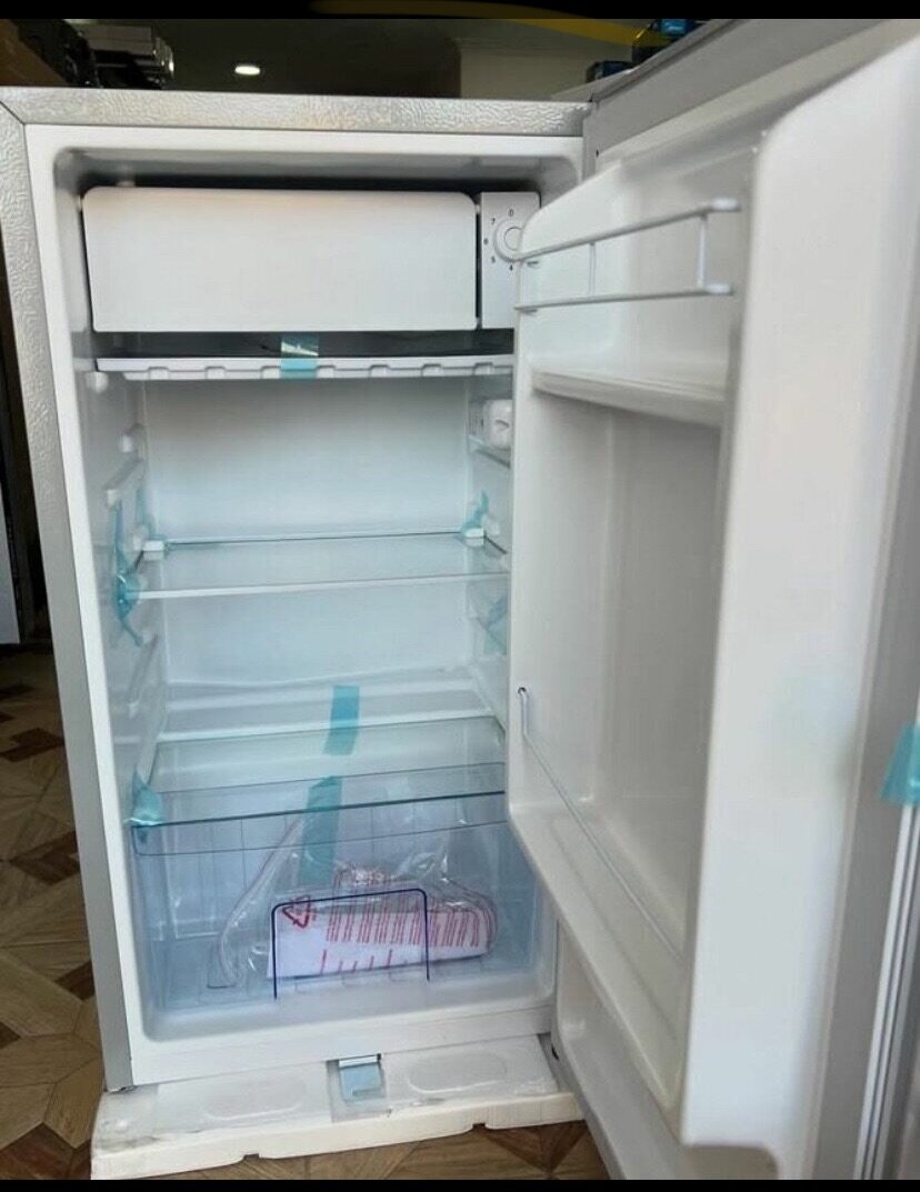 TABLE TOP REFRIGERATOR