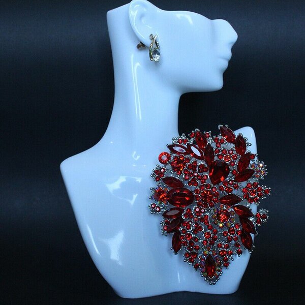Elegant red brooch