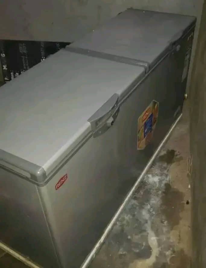 Grand congélateur coffre