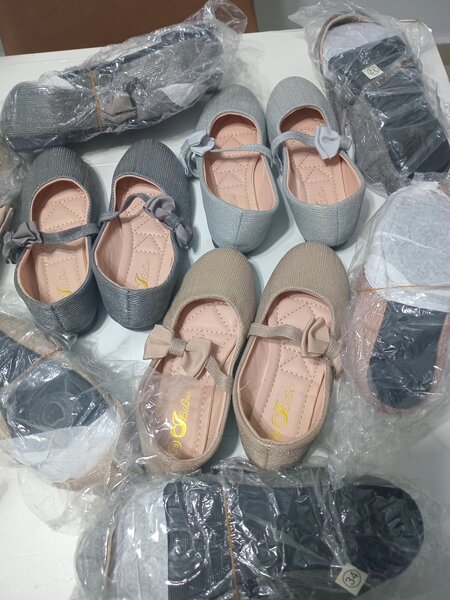 Chaussures des petites filles ballerine