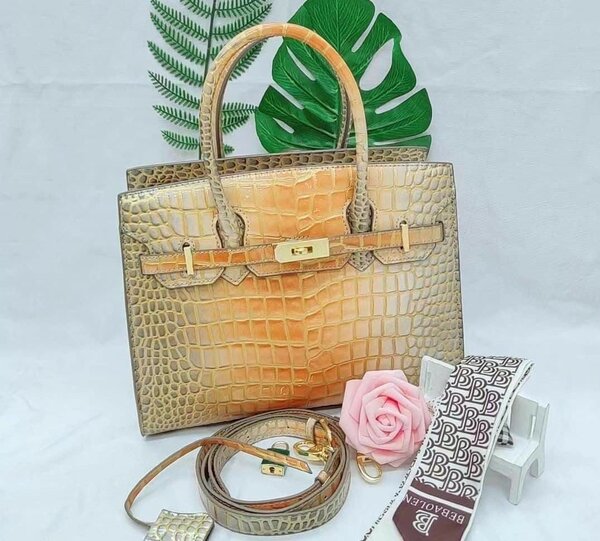 Leather ladies handbag