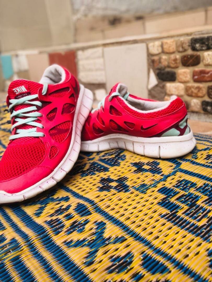 Baskets de sport Nike rouges