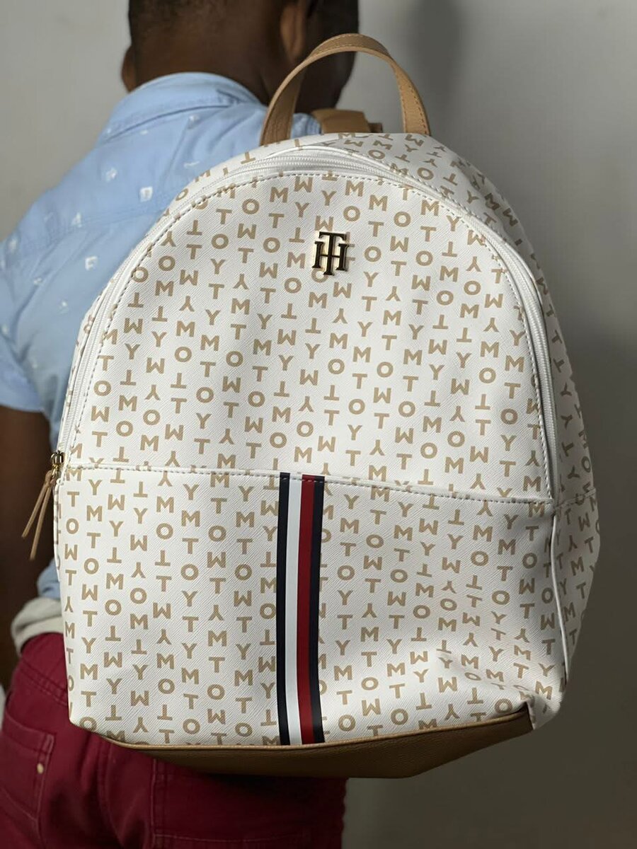 Sac à dos élégant monogramme