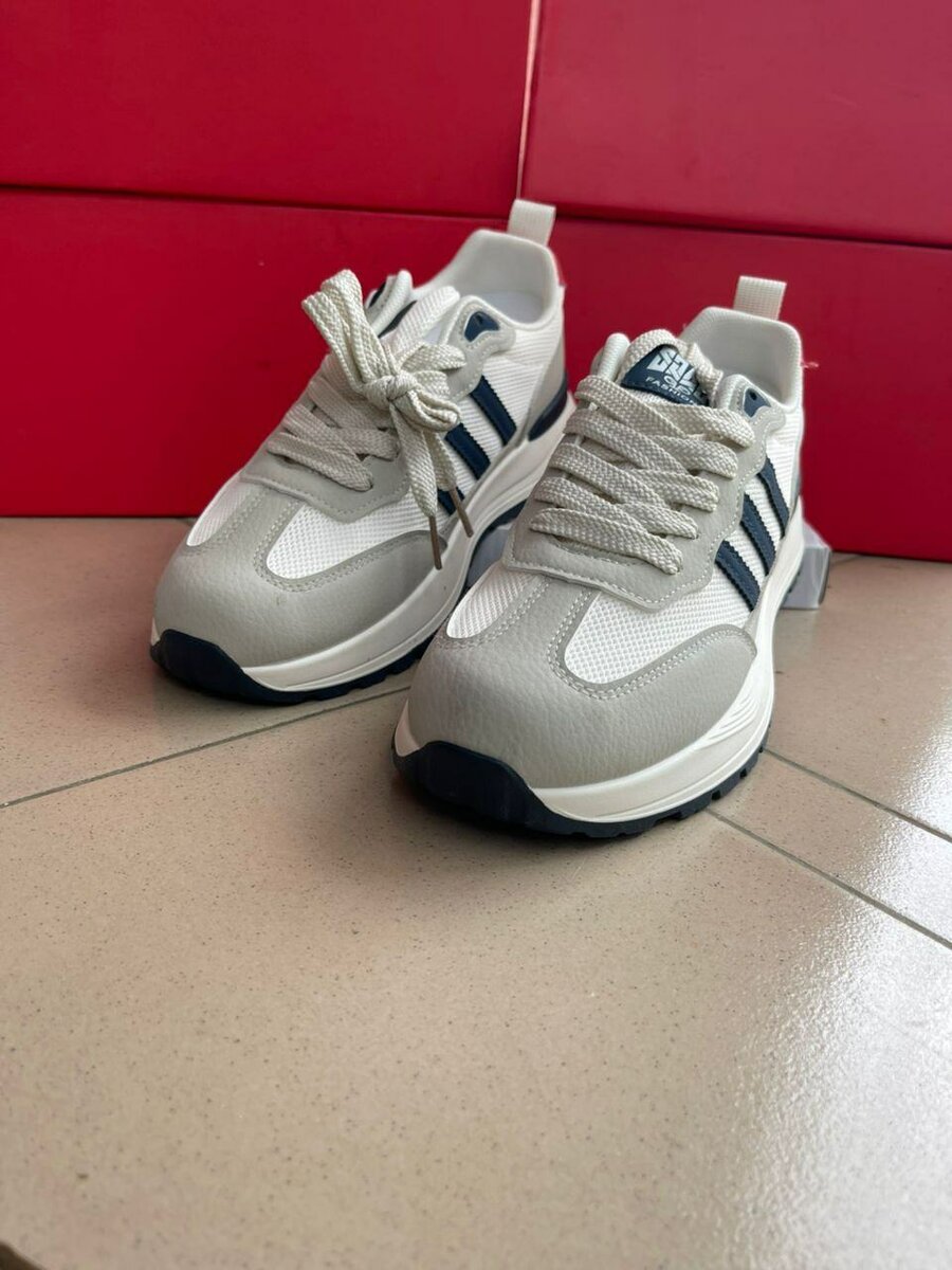 Baskets modernes confortables