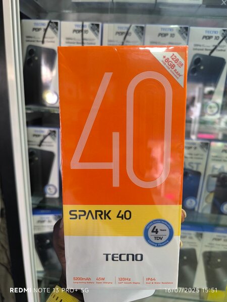 TECNO Spark 40 128GB/4+4GB RAM