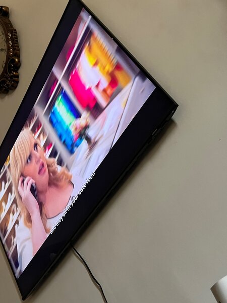 Samsung QLED 50 inch, 2022 model.