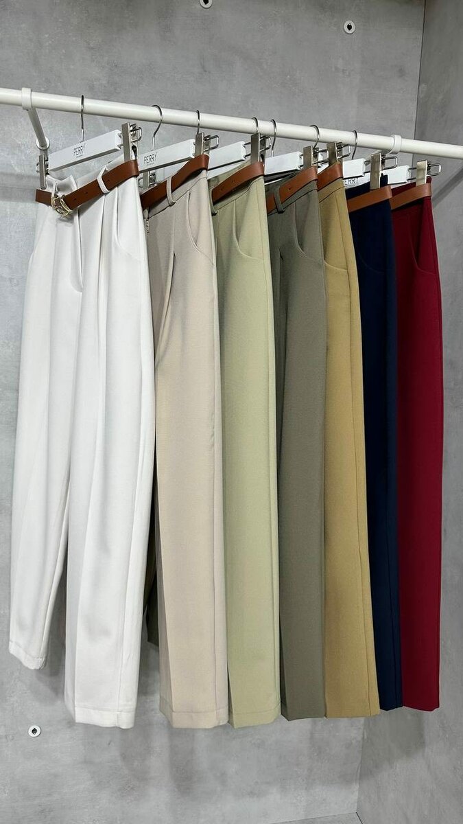 Классические брюки с ремнем