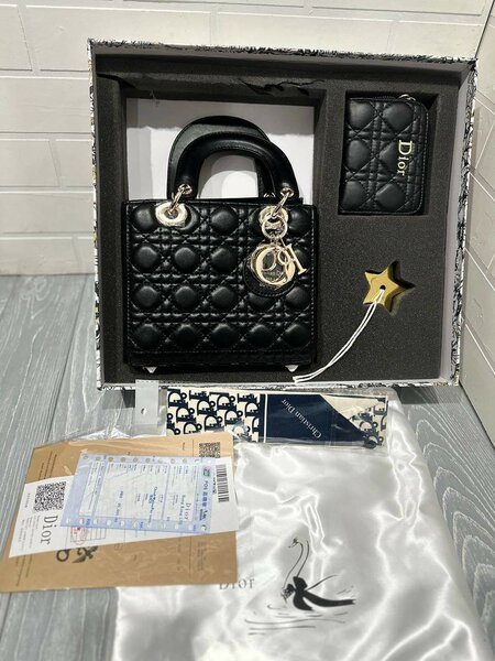 DIOR/отличный подарок на 8- марта....