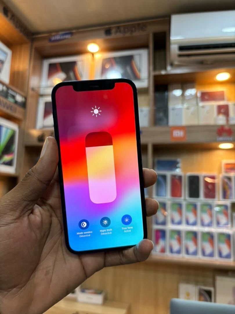 iPhone 12 64go quasi neuf importé rapide