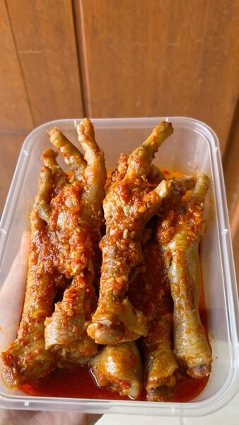 Pattes de poulet épicées