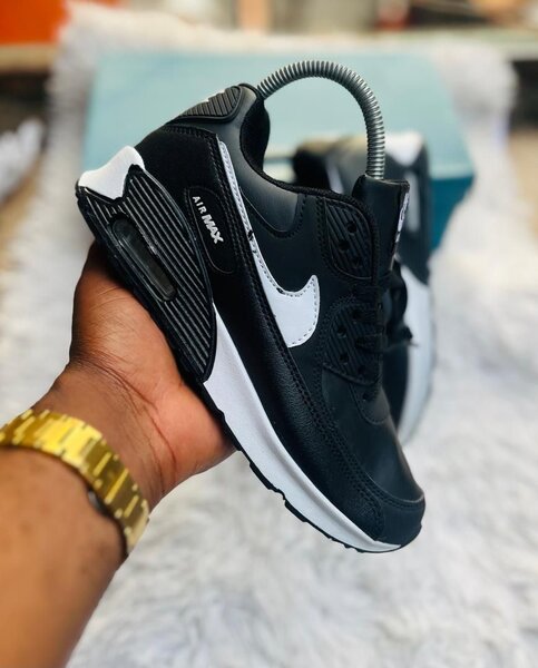 Baskets Air noirs et blancs