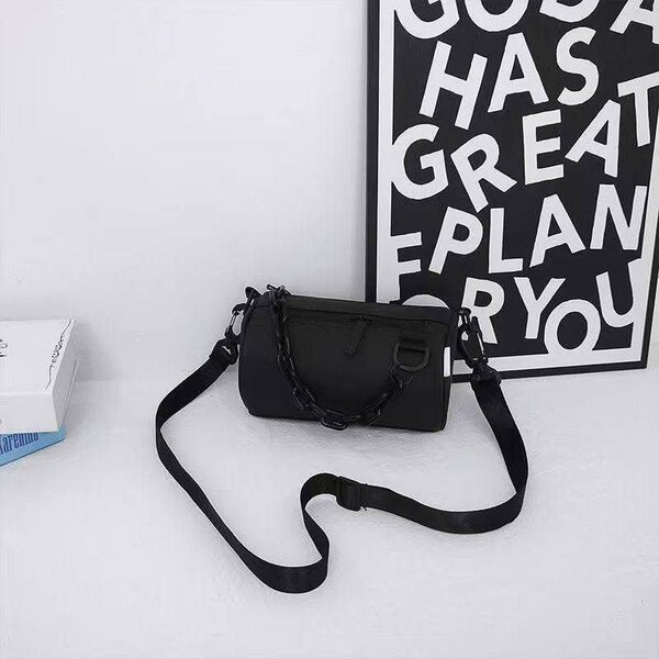 Sac bandoulière noir élégant